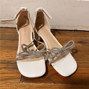 Dream Pairs White Dress Shoes with Silver Bow